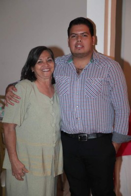 50 años de Magda Valdivieso de Cubas