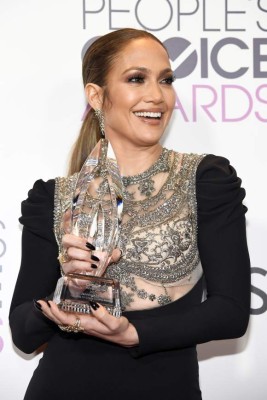 Jennifer López aclara si tiene o no un romance con Drake