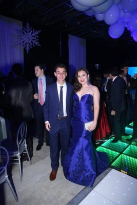 Juventud, elegancia y celebración en la Prom 2018 de la EIS