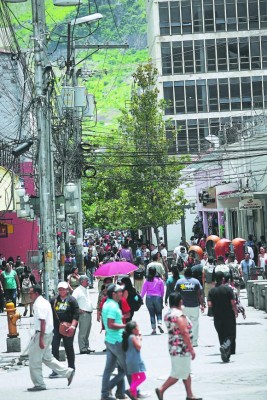 Cada hondureño debe L 24,000 y contando...