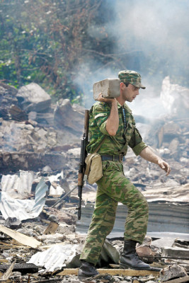 Georgia firma alto el fuego; Rusia no se retira