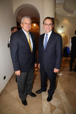 Embajada de Estados Unidos ofrece coctel