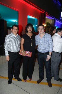 Horacio, Nelly y Andrés Zaldívar