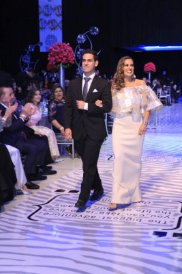 Espectacular fiesta de gala de la Escuela Internacional Sampedrana