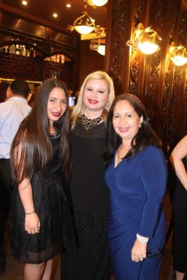 Mónica Villegas, Ada de Sibrián y Rosa de Villegas