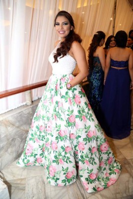 Majestuosa recepción por los graduados de la Elvel School