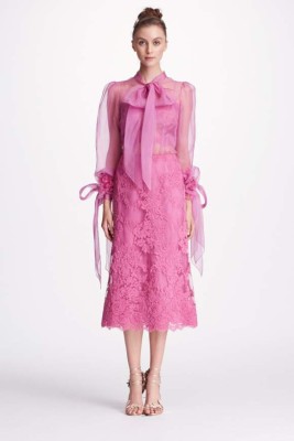 Marchesa, la elegancia se pinta de rosa