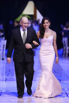 Espectacular fiesta de gala de la Escuela Internacional Sampedrana