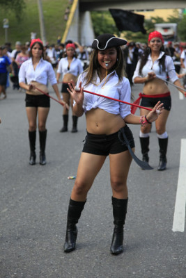 Miles disfrutaron el desfile de la Feria Juniana