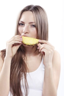 El ejercicio diario y consumo de frutas ayudan a quemar grasa