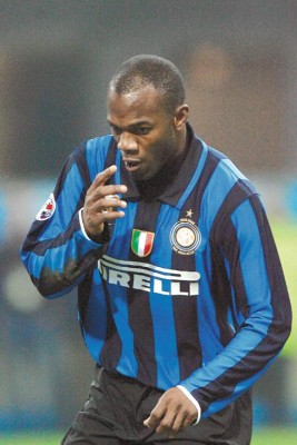 Suazo tiene en problemas al Inter
