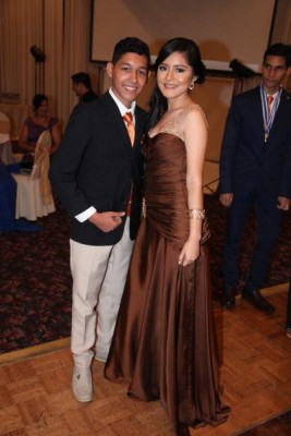 Melkyng Banegas y Julia Maldonado