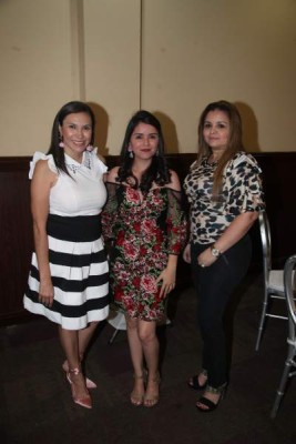 Lizeth Álvarez, Lorena Mejía y Karla López.