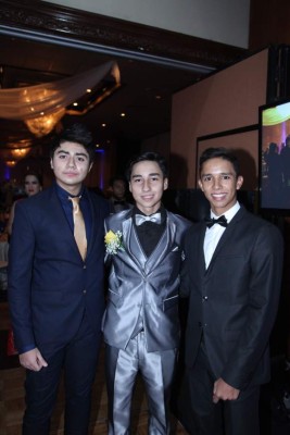 Graduación de la Academia Americana  