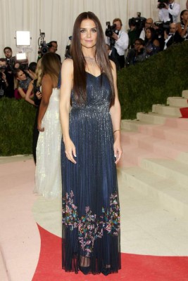 Mandatory Credit: Photo by Marion Curtis/Starpix/REX/Shutterstock (5669091kl)Katie HolmesThe Metropolitan Museum of Art's Costume Institute Benefit Celebrating the Opening of Manus x Machina: Fashion in an Age of Technology, Arrivals, The Metropolitan Museum of Art, NYC, New York, America - 02 May 2016