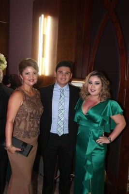 Lizeth Miranda, José y Carolina Chang.