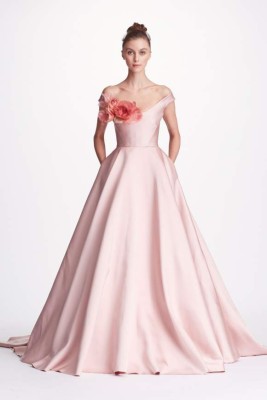 Marchesa, la elegancia se pinta de rosa