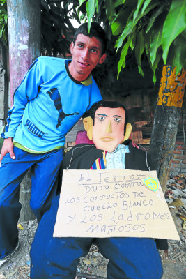 Quemarán monigotes para despedir 2013