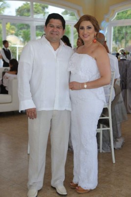 Boda de Renata Corrales y Nassry Handal