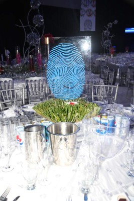 Rumba y felicidad en la graduación de la EIS