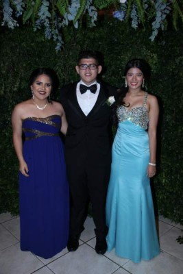 Celea Pacheco, Anthony Gómez y Dani Maradiaga