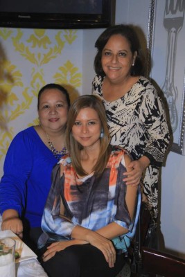 Fin de soltería para Liza Pinto