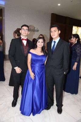 Elegante fiesta de graduación de la Freedom