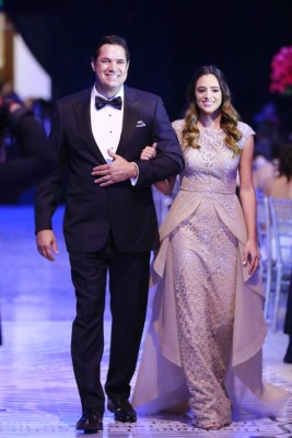 Espectacular fiesta de gala de la Escuela Internacional Sampedrana