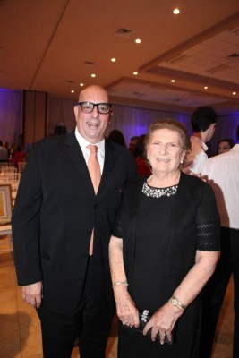 La Ccic entrega el premio Ciudadanos Ejemplares 2016