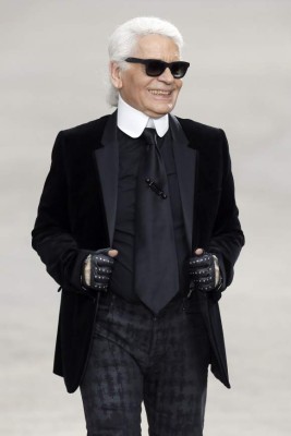 Karl Lagerfeld cuestiona las cirugías plásticas
