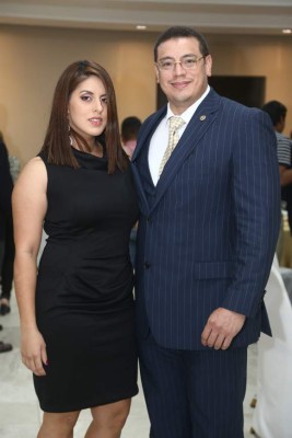 El Club Rotario San Pedro Sula celebra la entrega del Pin Paul Harris