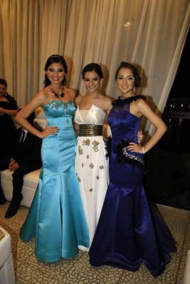 Vestidos elegantes hechos de manos hondureñas