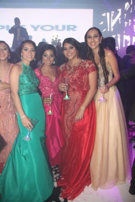 Escuela Americana y su espléndida fiesta de graduación