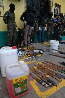 Decomisan arsenal en el penal de San Pedro Sula