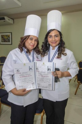 Escuela gradúa nuevos profesionales de la gastronomía