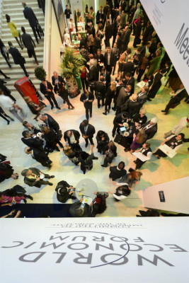 Foro de Davos sigue inquieto por Europa