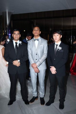 Clase 2018 de La Salle celebra su fiesta de graduación