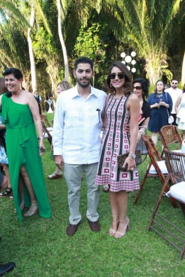 Andrea Handal y Roberto Álvarez firman acta de boda civil
