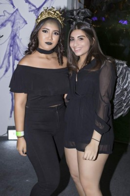 Clase 2018 de la EIS celebra Halloween