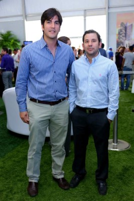 Histórico brindis por el proyecto Panorama