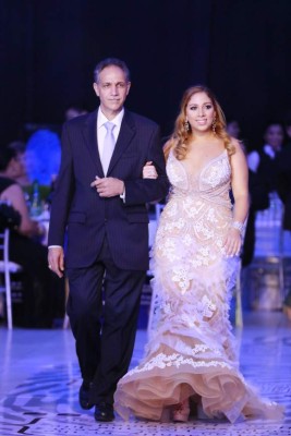 Espectacular fiesta de gala de la Escuela Internacional Sampedrana