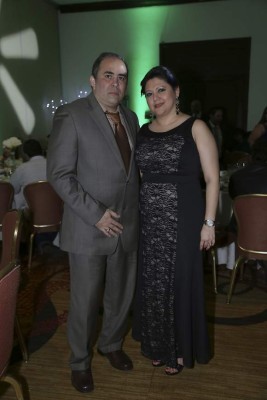 Felicidad por el enlace matrimonial Cerros Handal