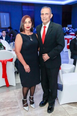 Fiesta navideña de la empresa Flores y Flores