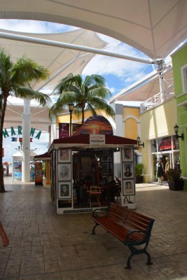 Sampedrano es retratista de turistas en Cancún, México