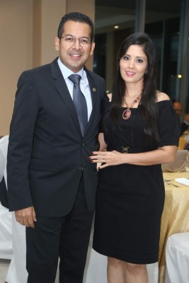 El Club Rotario San Pedro Sula celebra la entrega del Pin Paul Harris