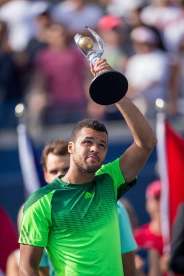 Tsonga gana, Roger sufre en Canadá