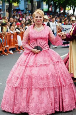 Sampedranos vibraron con el desfile de carrozas de la Feria Juniana 2017
