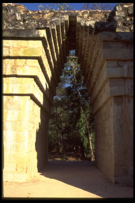 Los mayas se destruyeron solos, dicen investigadores