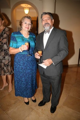 Embajada de Estados Unidos ofrece coctel