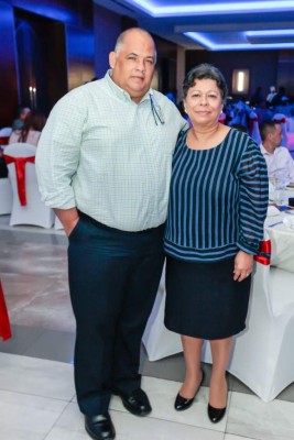 Fiesta navideña de la empresa Flores y Flores